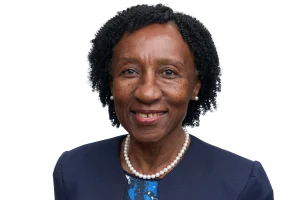 Dr Angélica Salomão